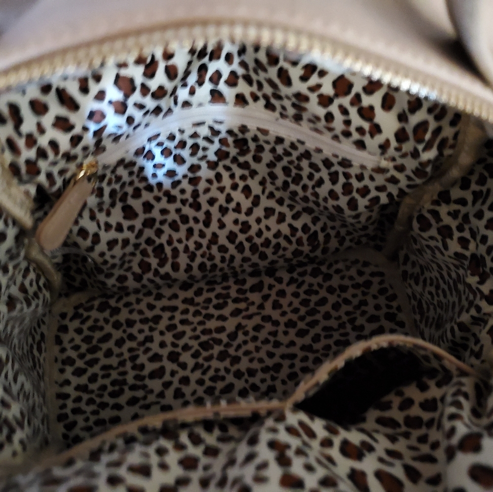 Back pack - Picture 2 of 4